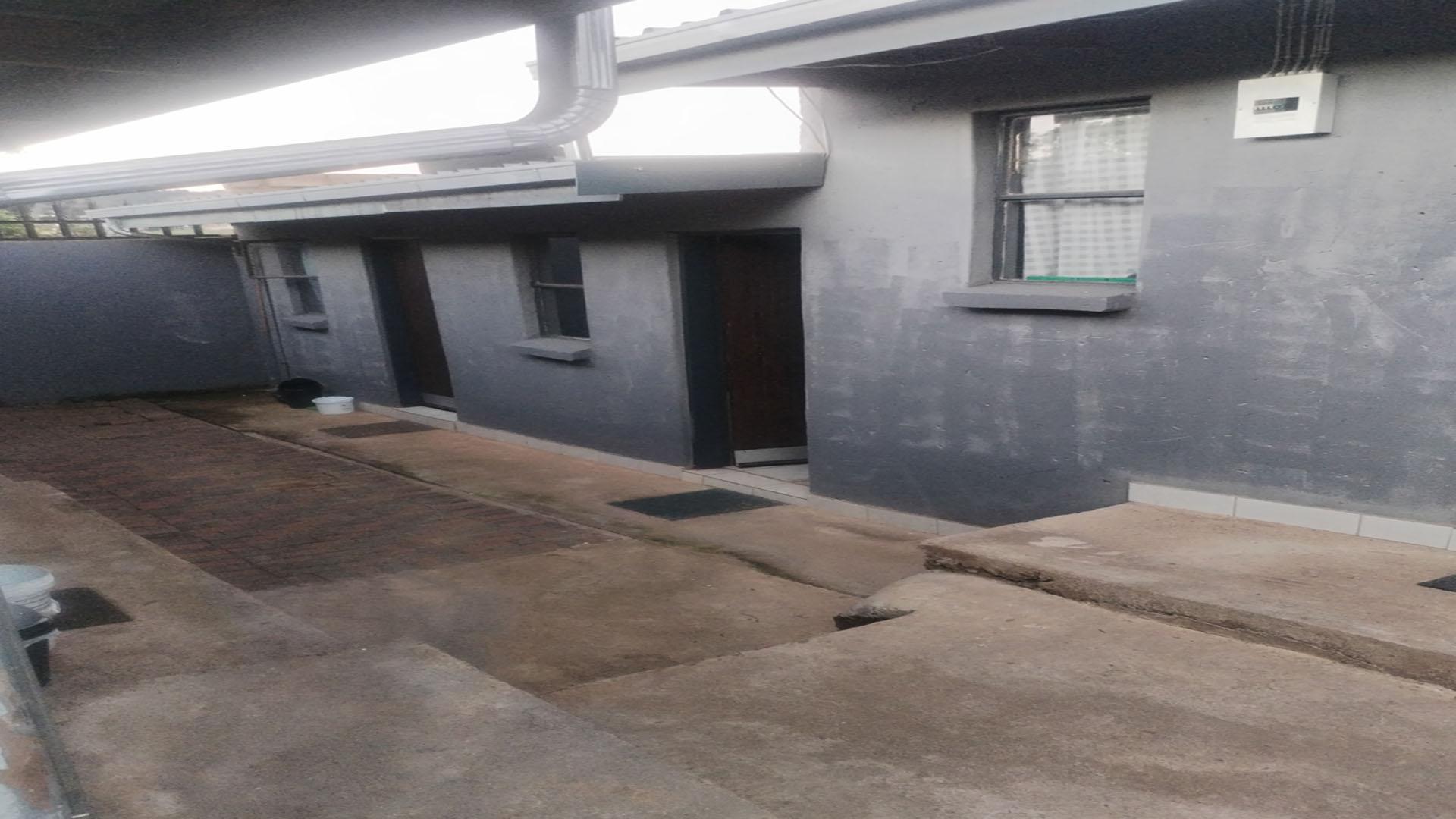 Carport  of property in Devland