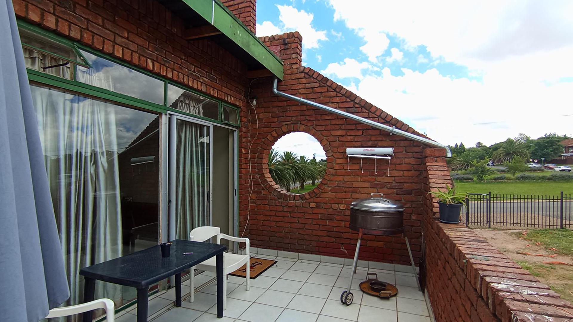 Balcony - 14 square meters of property in Eldoraigne