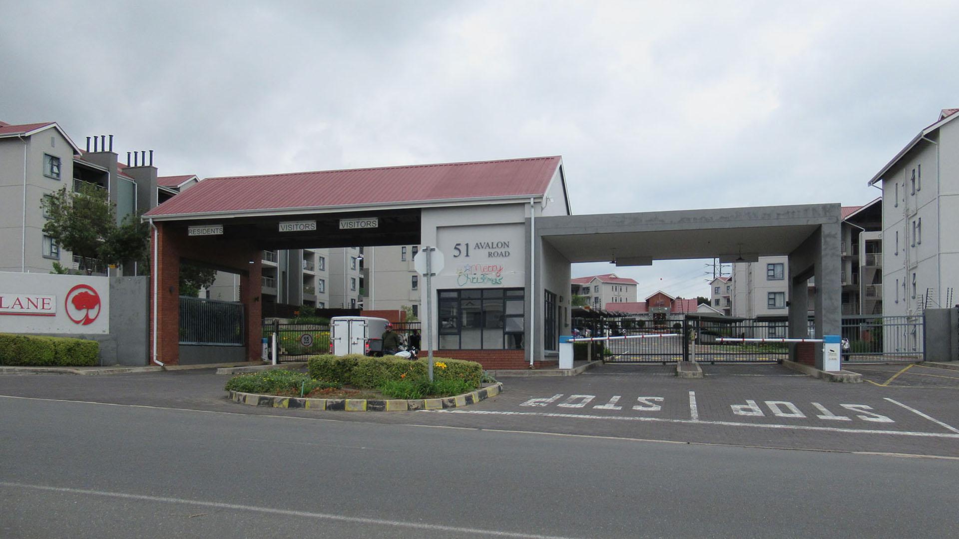 Front View of property in Westlake View