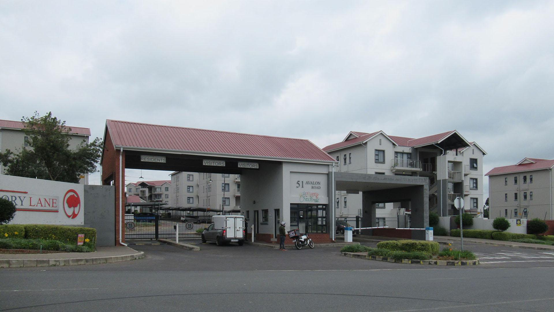 Front View of property in Westlake View