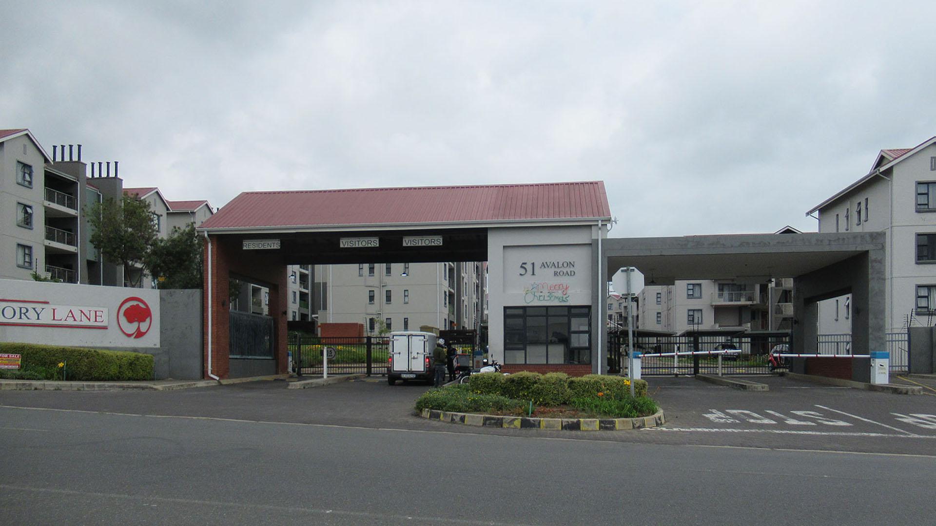 Front View of property in Westlake View