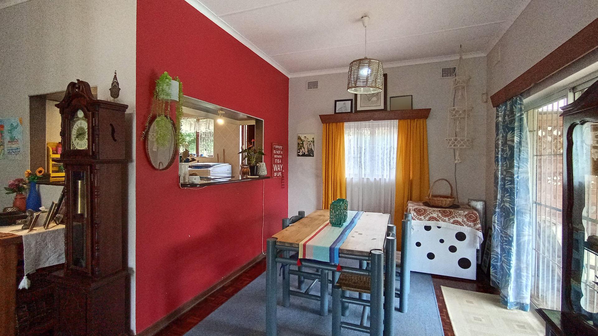 Dining Room - 10 square meters of property in Warner Beach