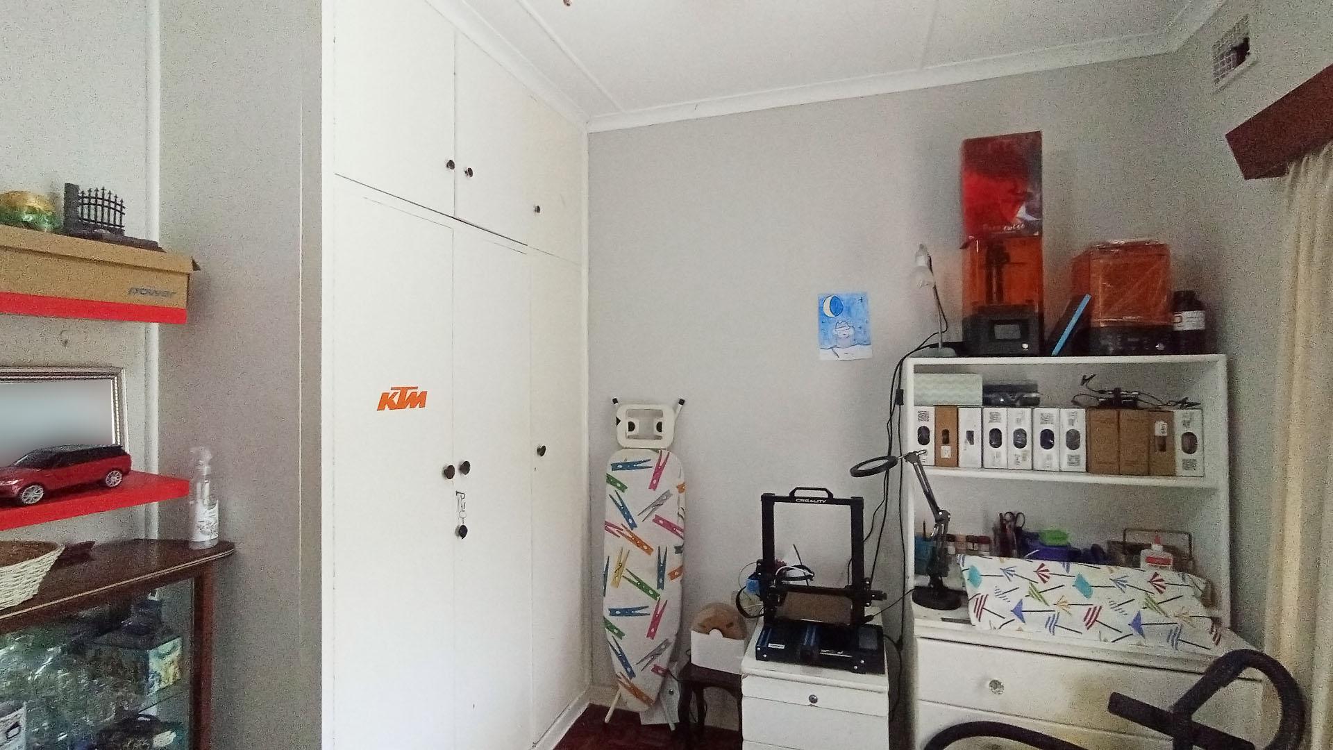 Bed Room 1 - 13 square meters of property in Warner Beach