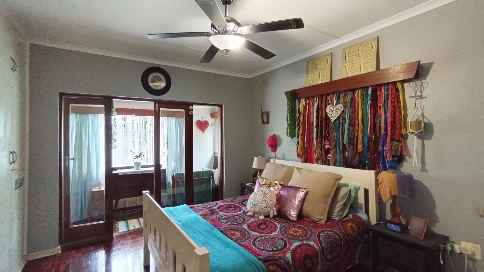 Main Bedroom of property in Warner Beach