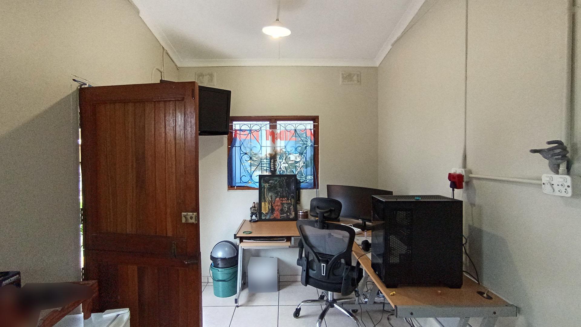 Flatlet - 12 square meters of property in Warner Beach