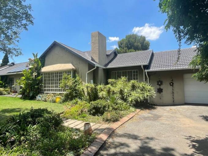 4 Bedroom House for Sale For Sale in Verwoerdpark - MR699458