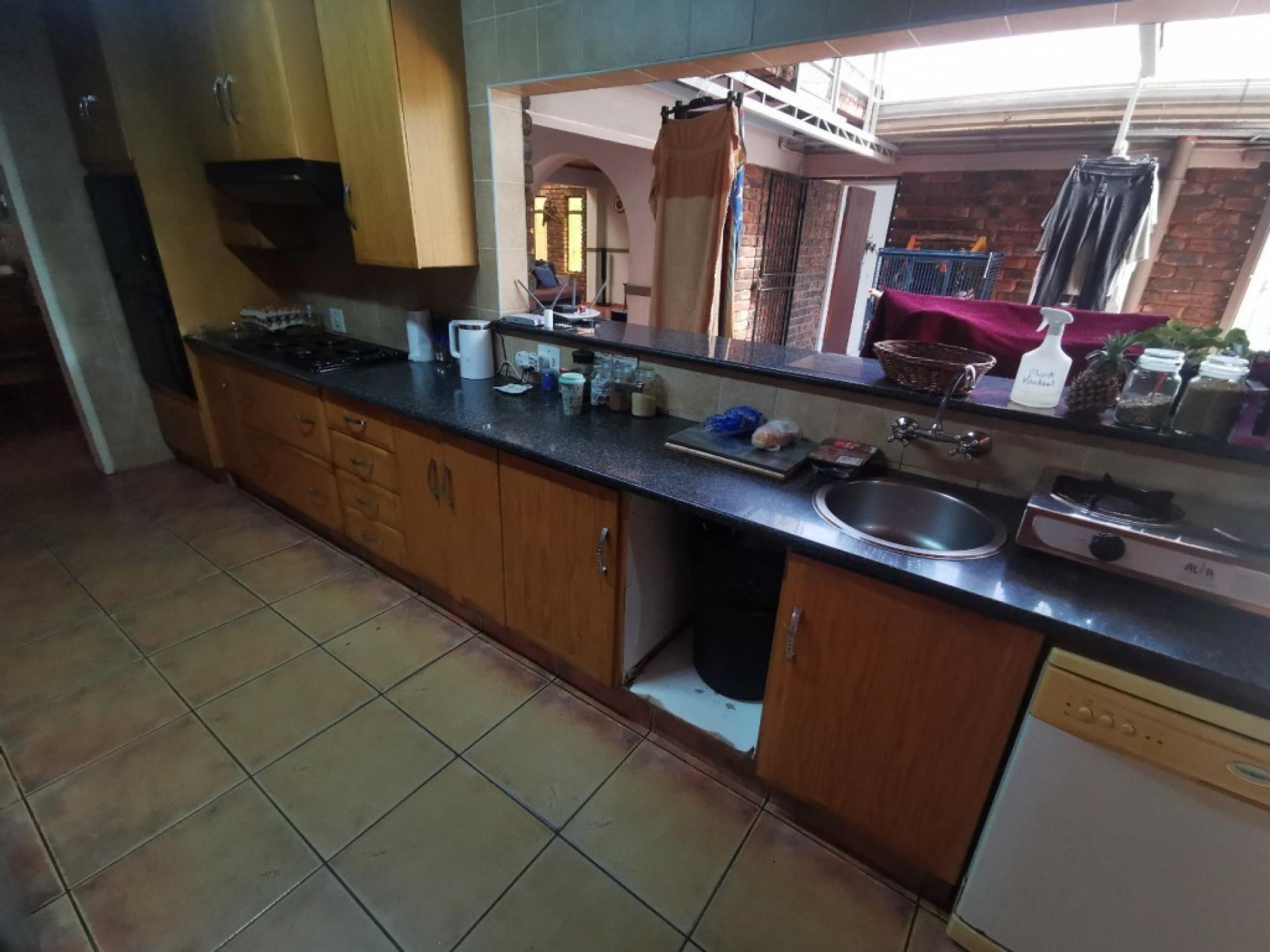  of property in Theresapark