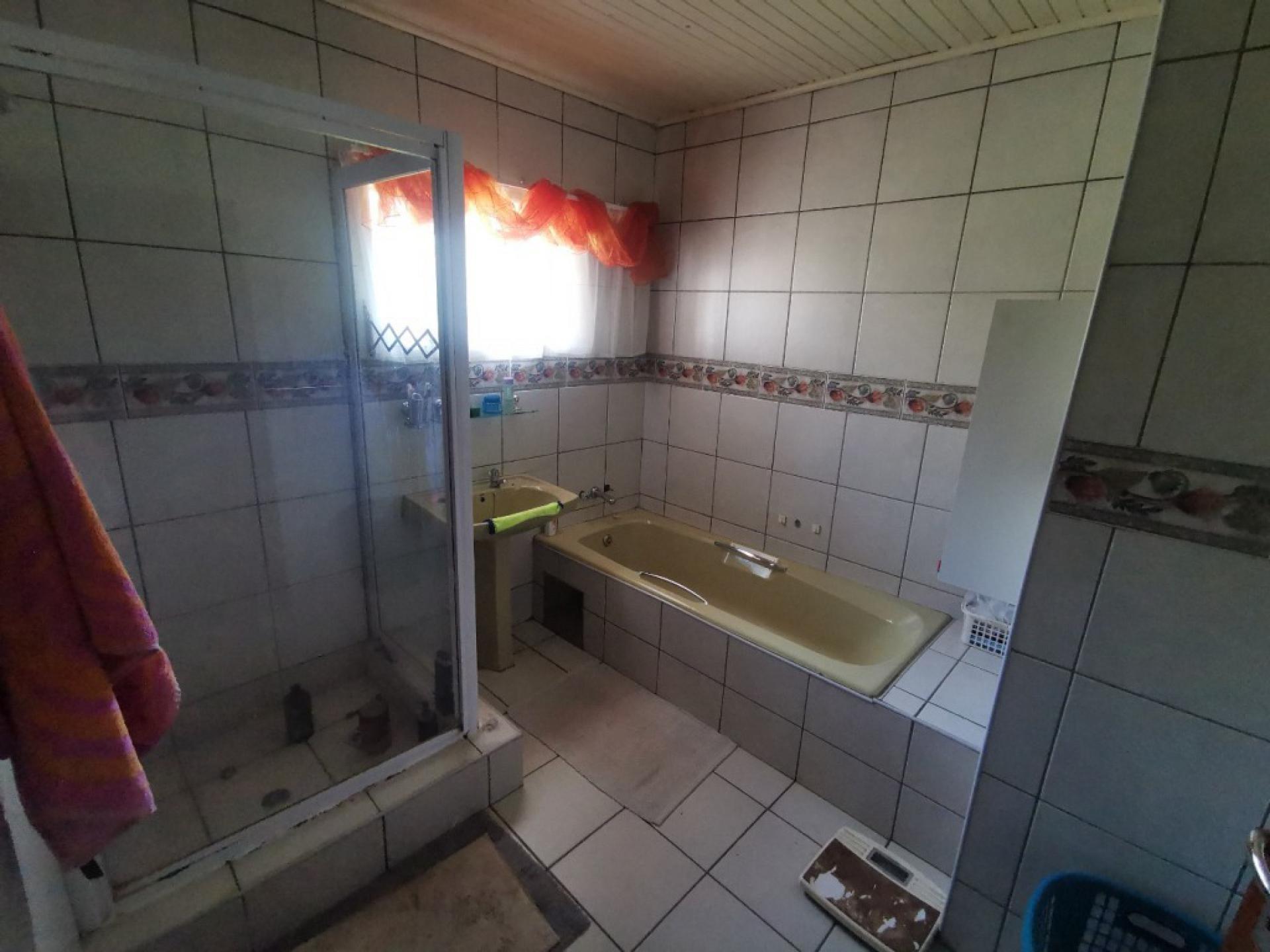  of property in Theresapark