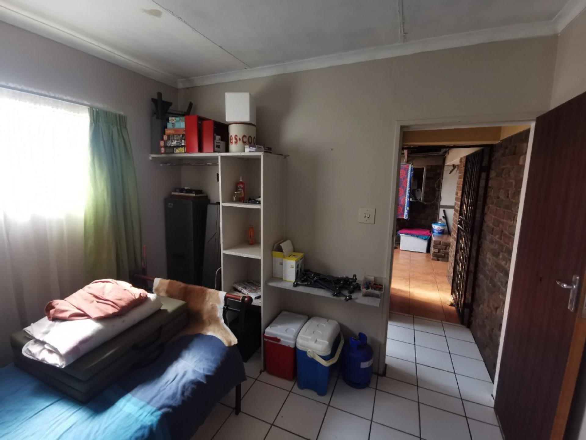  of property in Theresapark