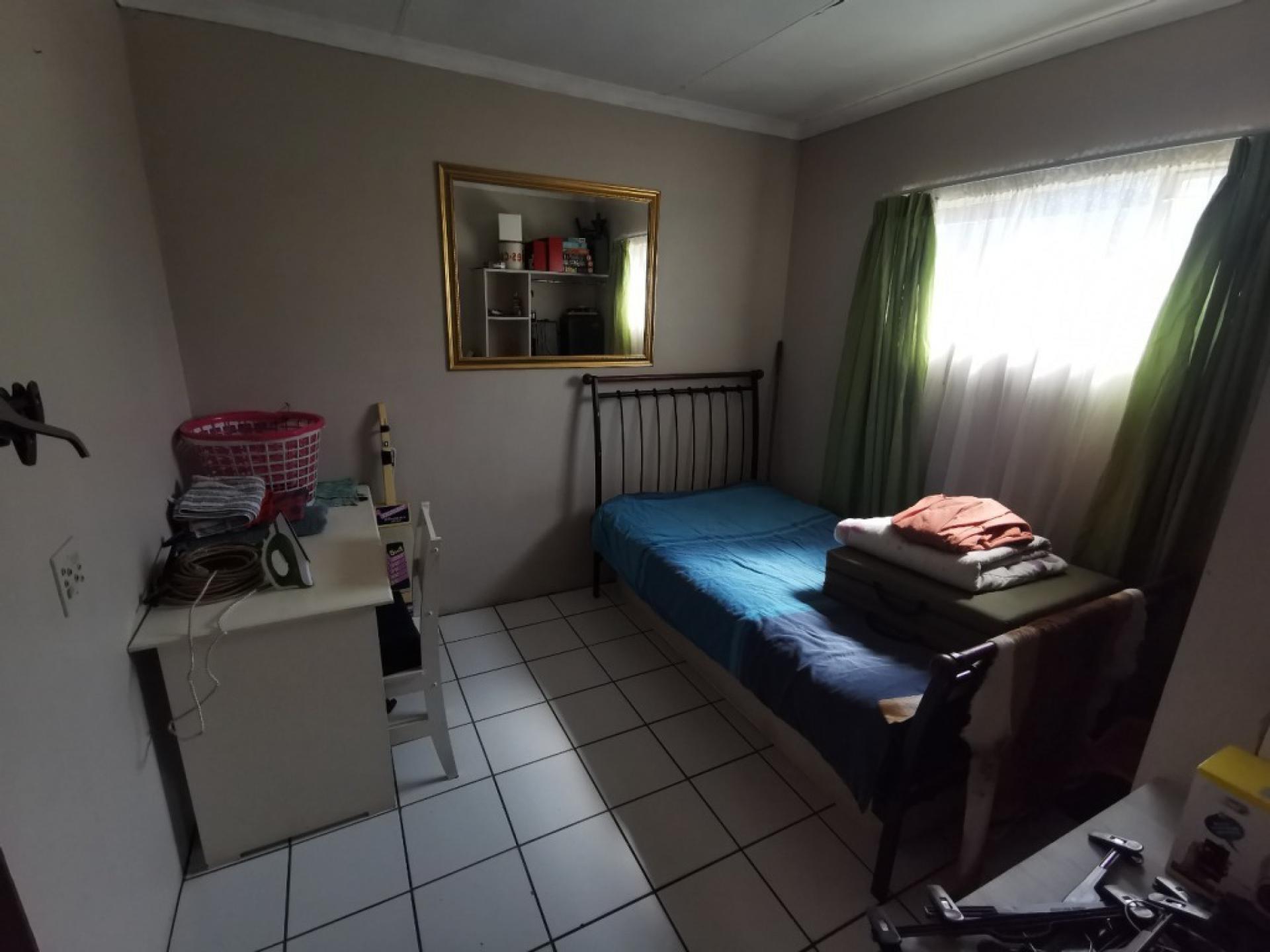  of property in Theresapark