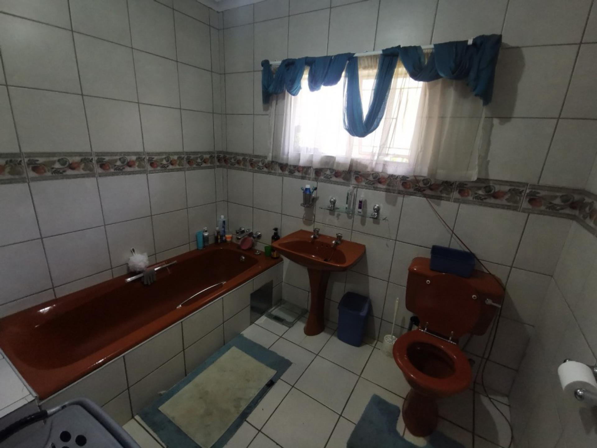  of property in Theresapark