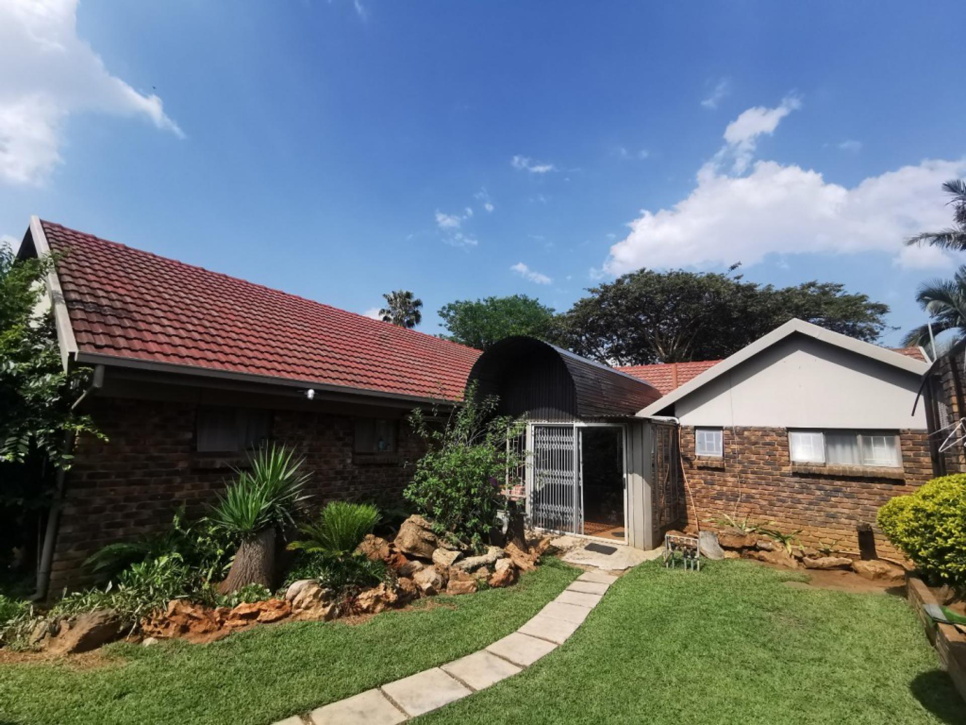  of property in Theresapark