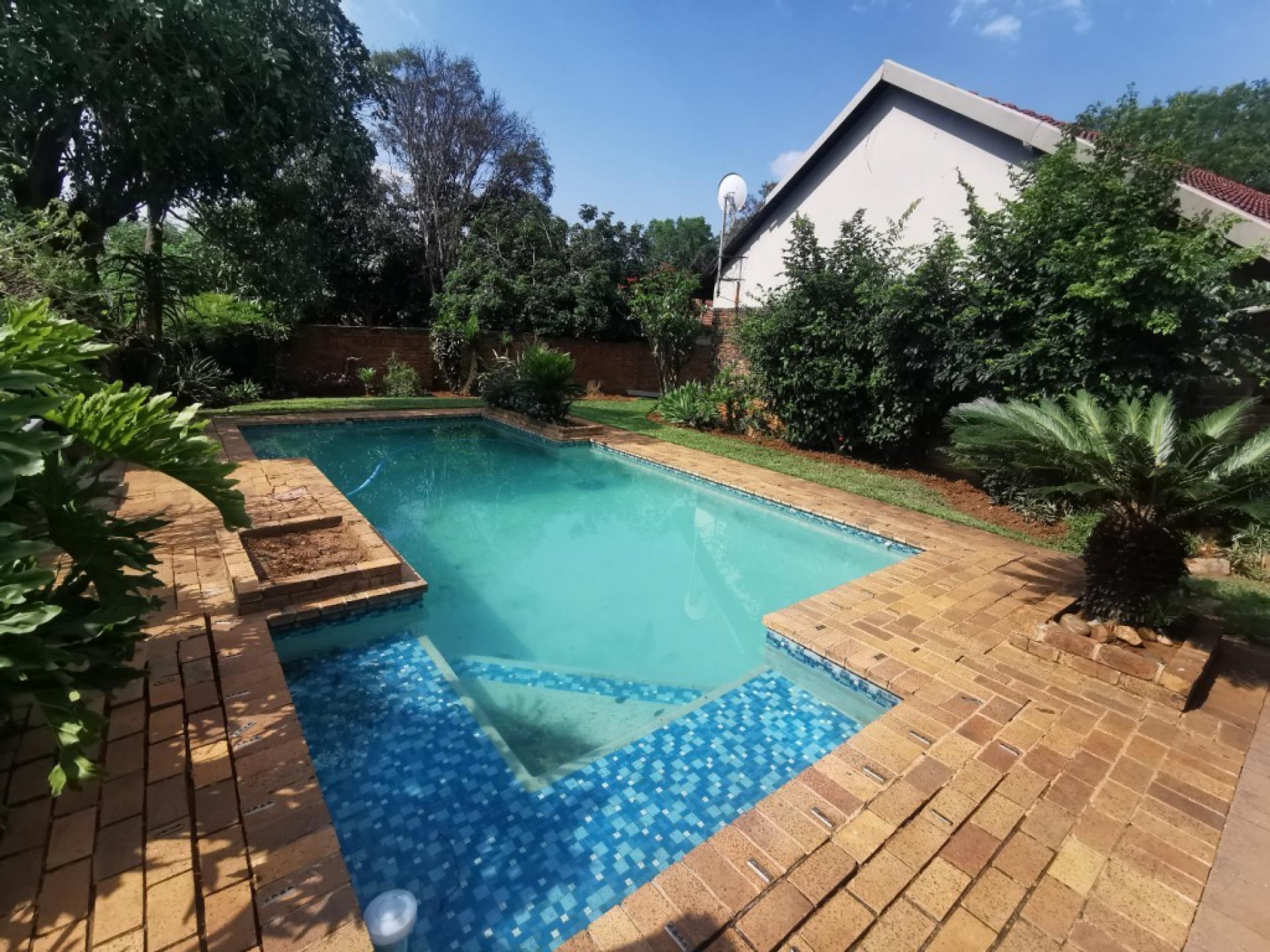  of property in Theresapark