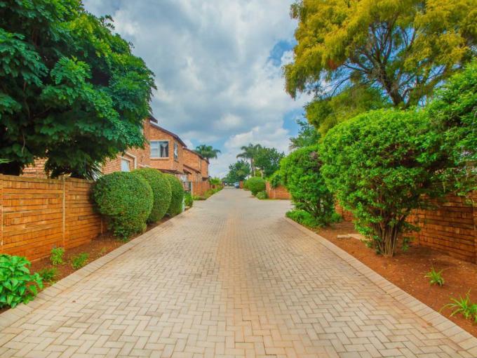 2 Bedroom Simplex for Sale For Sale in Allen’s Nek - MR699487