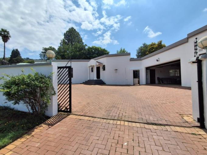 4 Bedroom House for Sale For Sale in Glenvista - MR699503