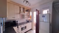 Kitchen - 7 square meters of property in Kew