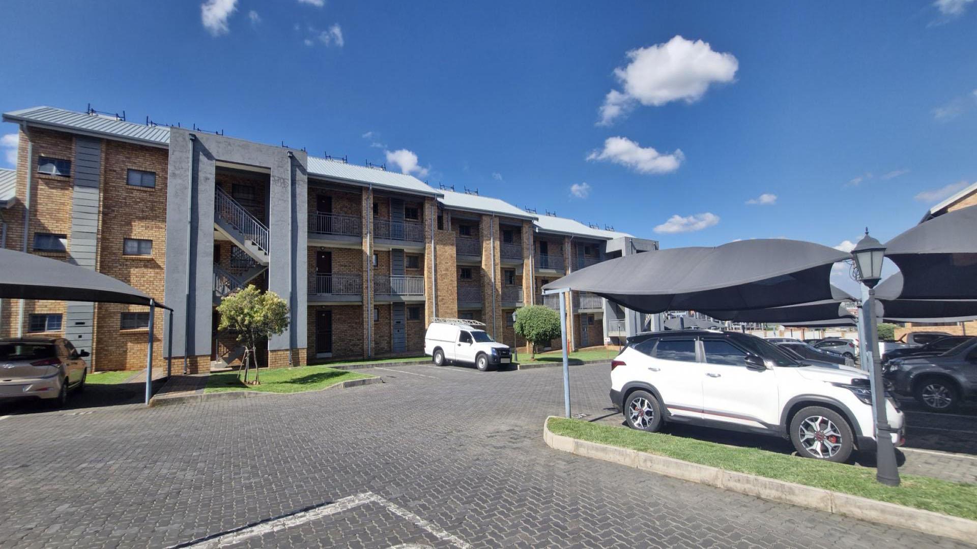 Front View of property in Sagewood