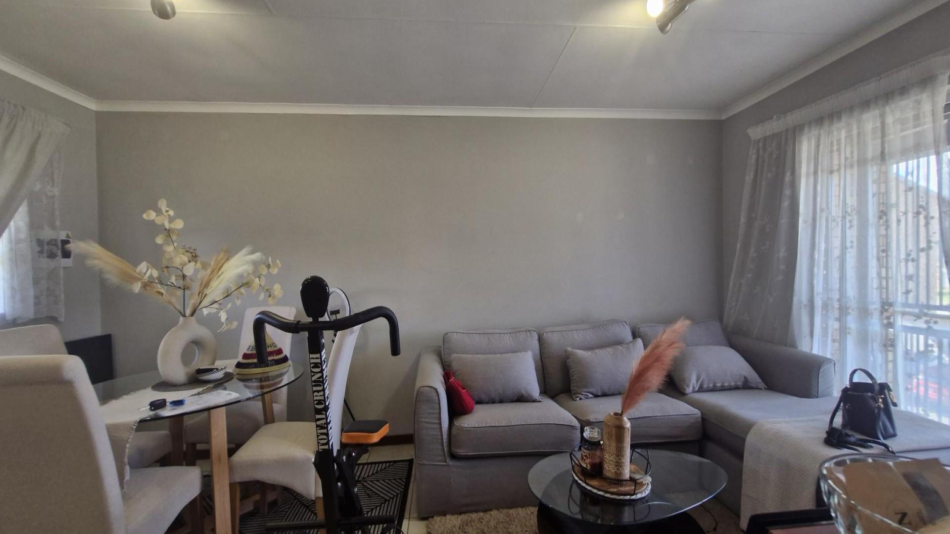 Lounges of property in Sagewood