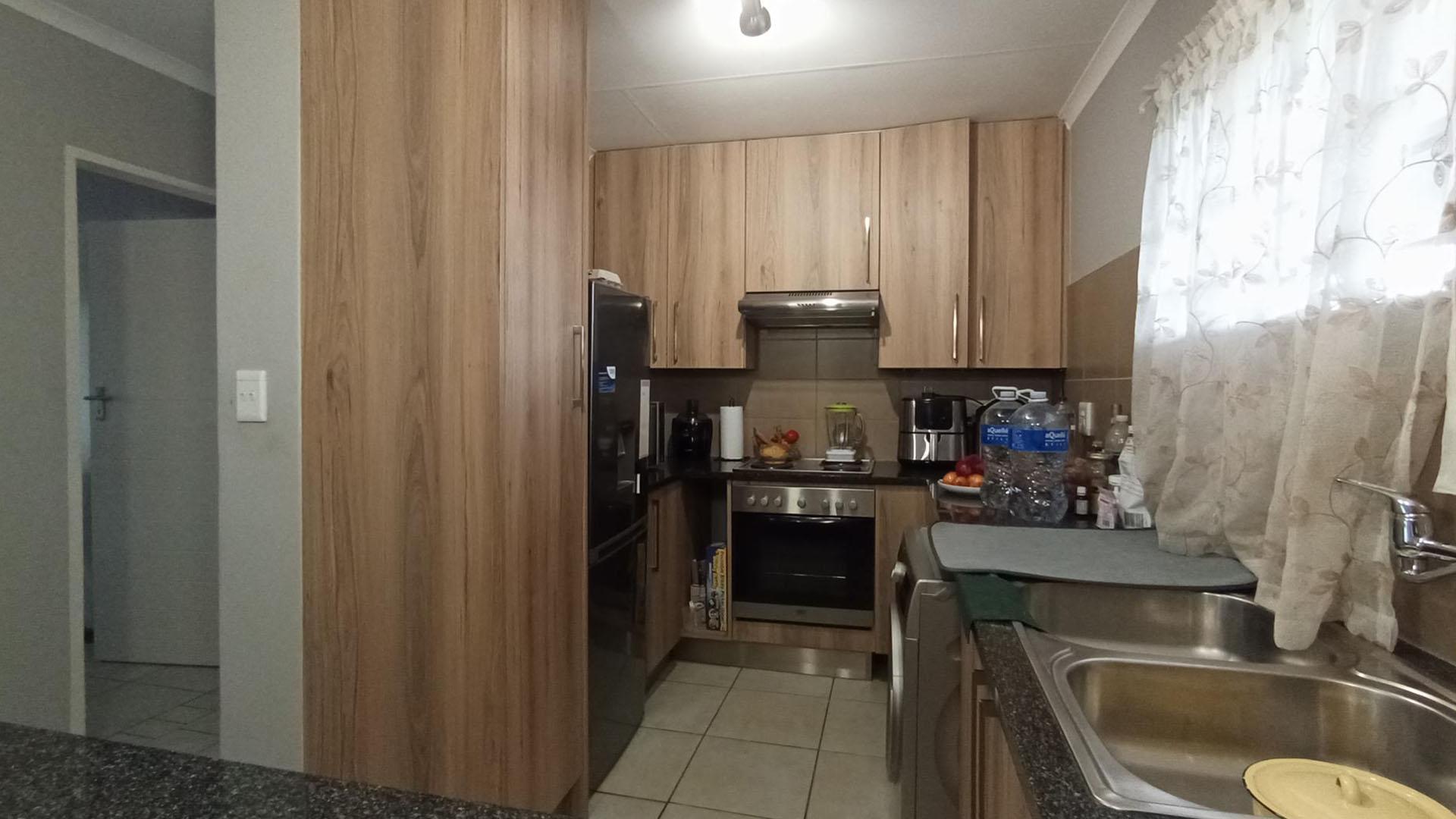 Kitchen - 9 square meters of property in Sagewood