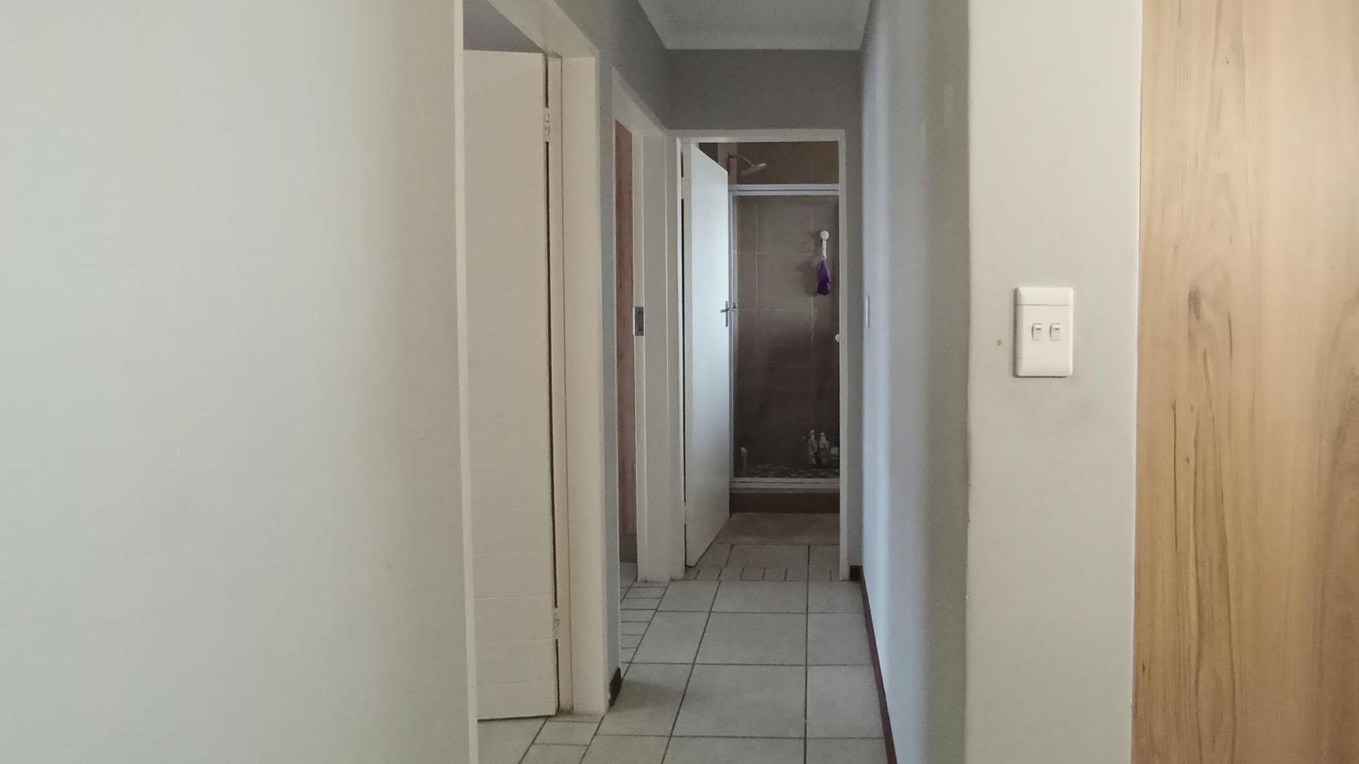 Spaces - 5 square meters of property in Sagewood