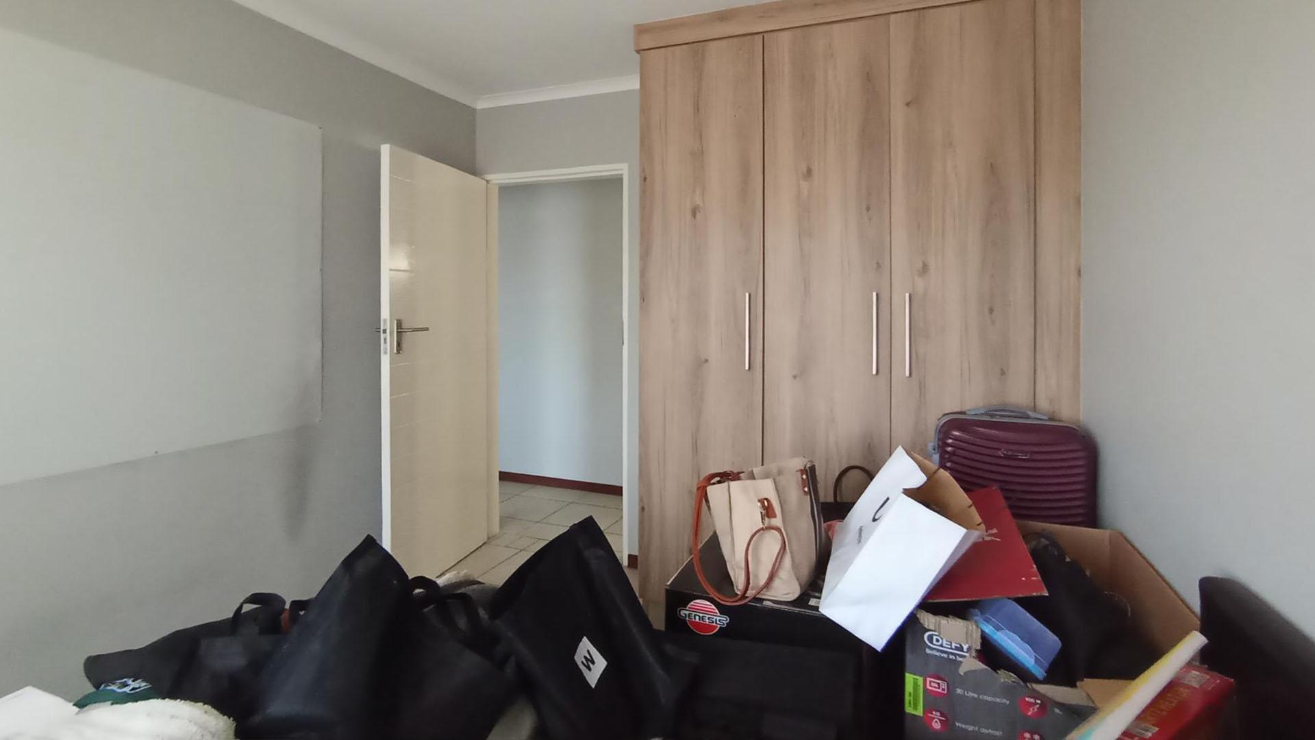 Bed Room 1 - 10 square meters of property in Sagewood