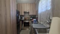 Kitchen of property in Sagewood