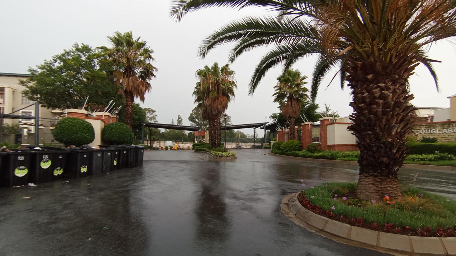 Front View of property in Douglasdale