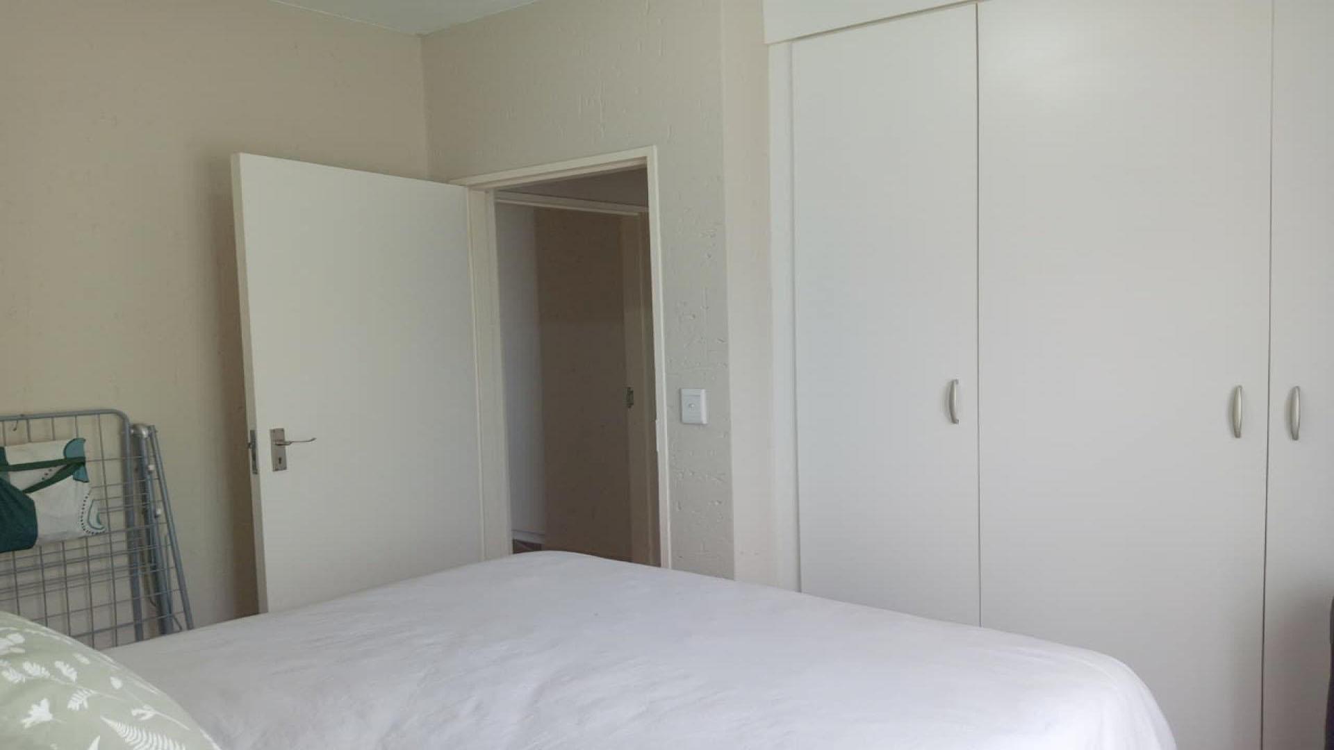 Bed Room 1 of property in Douglasdale