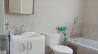 Bathroom 1 of property in Douglasdale