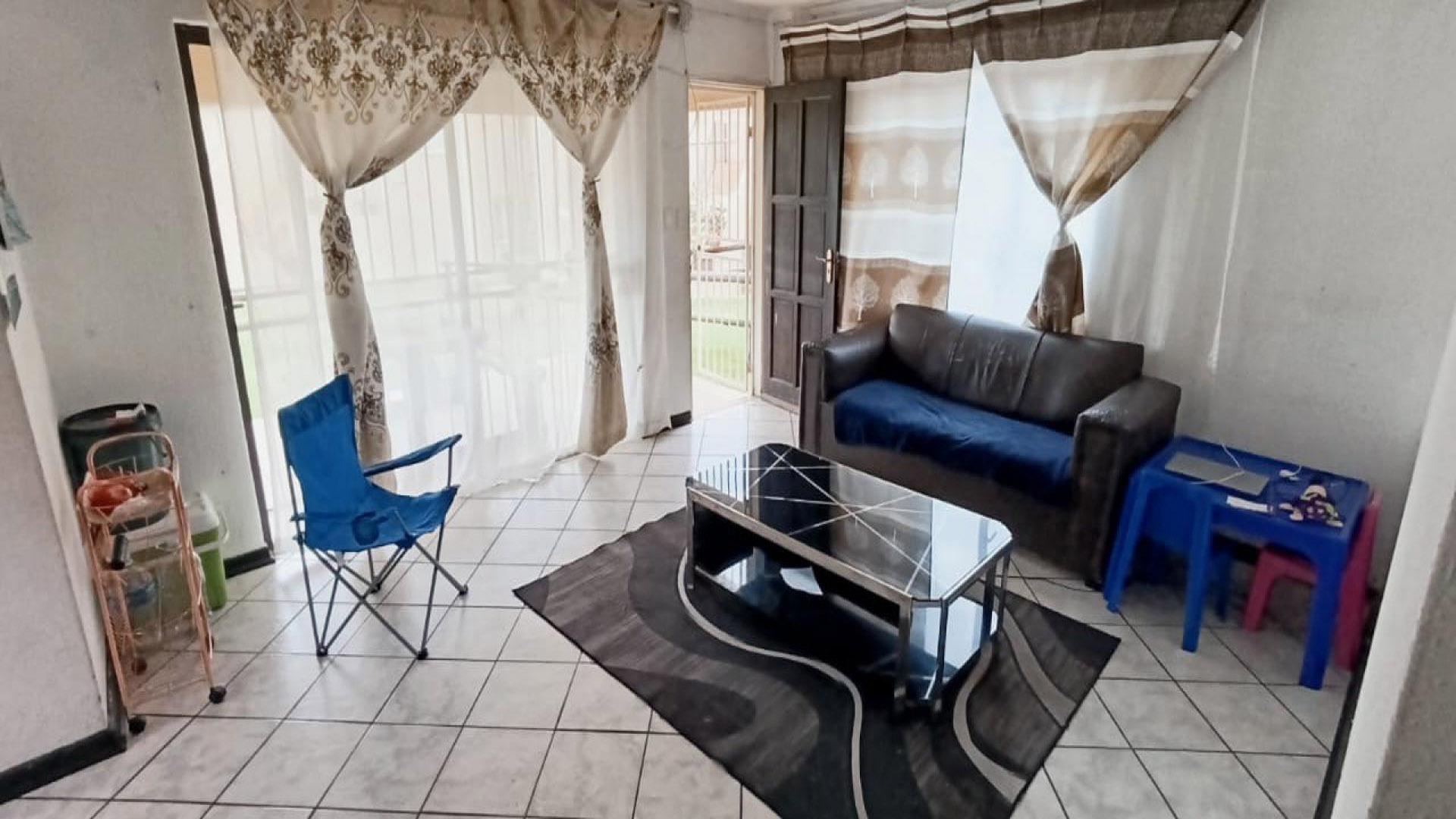 Lounges of property in Ormonde