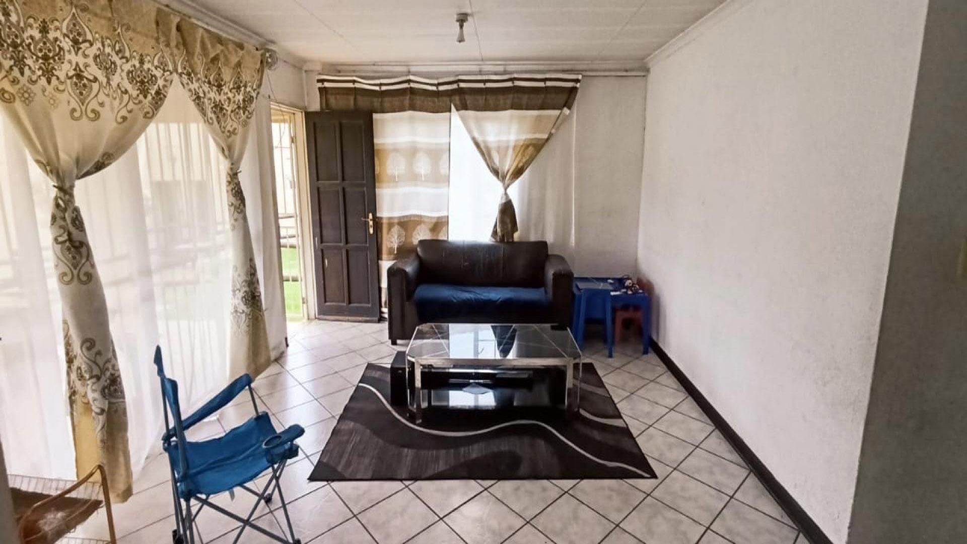 Lounges of property in Ormonde