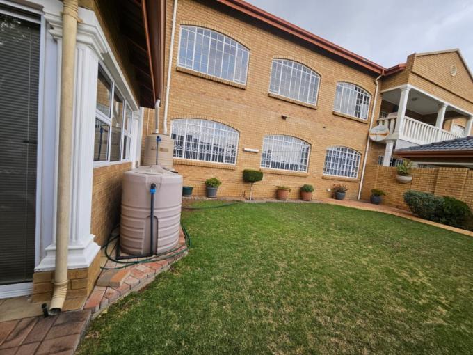 4 Bedroom Simplex for Sale For Sale in New Redruth - MR699583