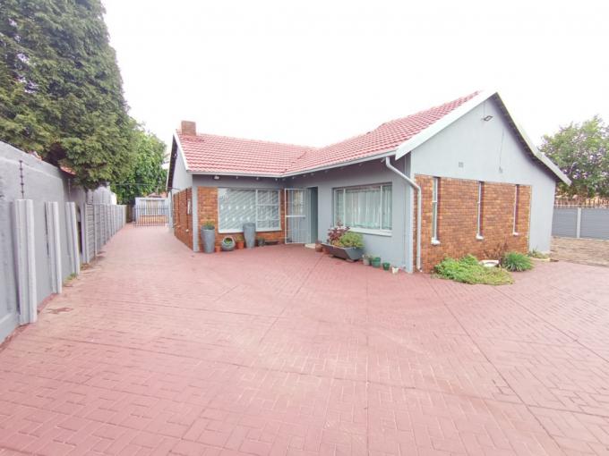 3 Bedroom House for Sale For Sale in Mayberry Park - MR699589