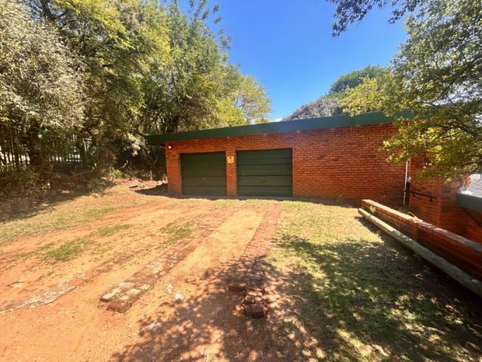 5 Bedroom House for Sale For Sale in South Crest - MR699602