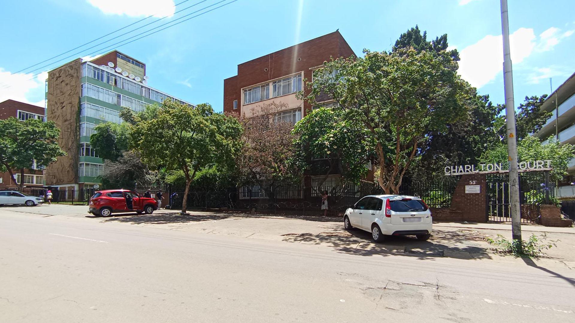 Front View of property in Sunnyside