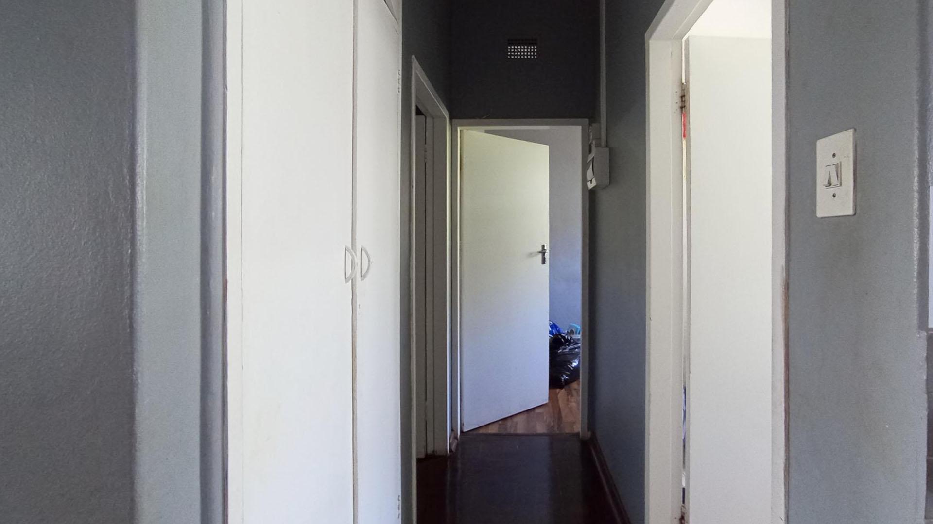 Spaces - 3 square meters of property in Sunnyside