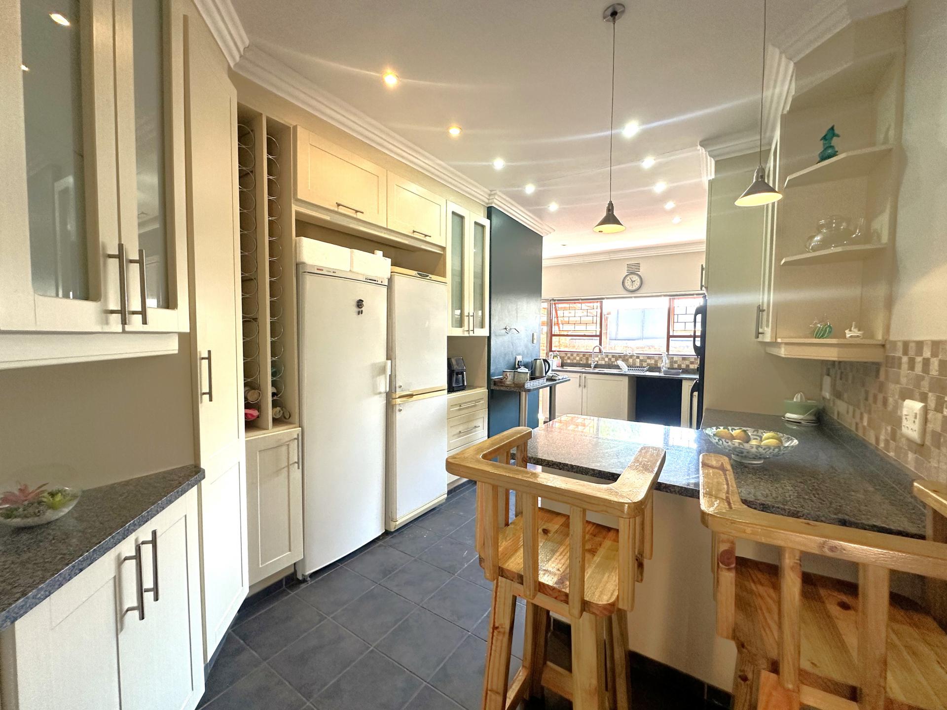  of property in Glen Barrie