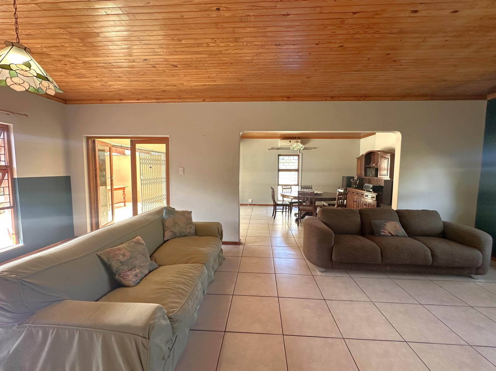  of property in Glen Barrie