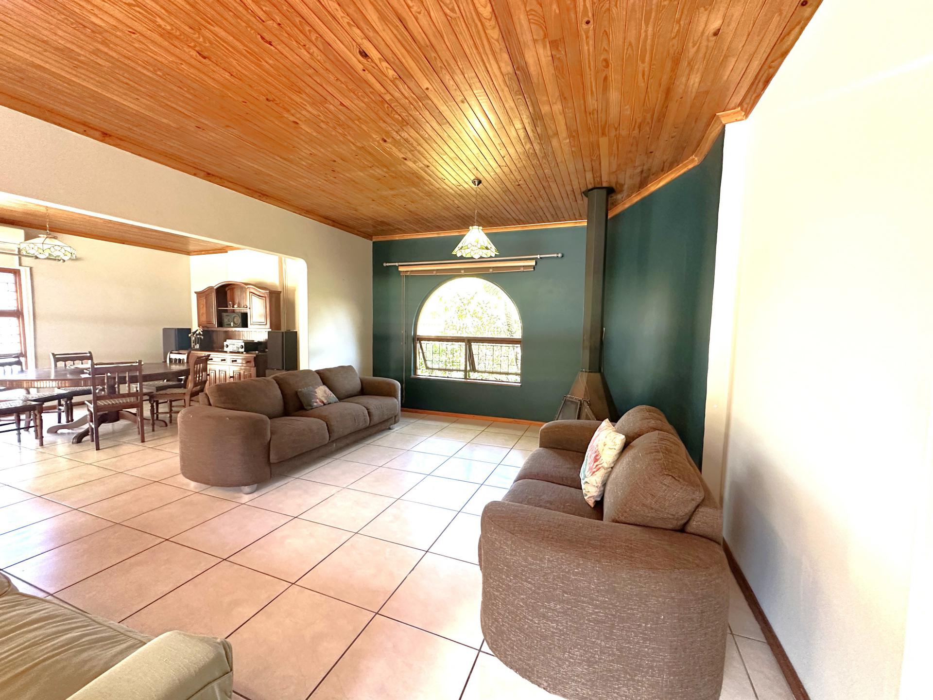  of property in Glen Barrie