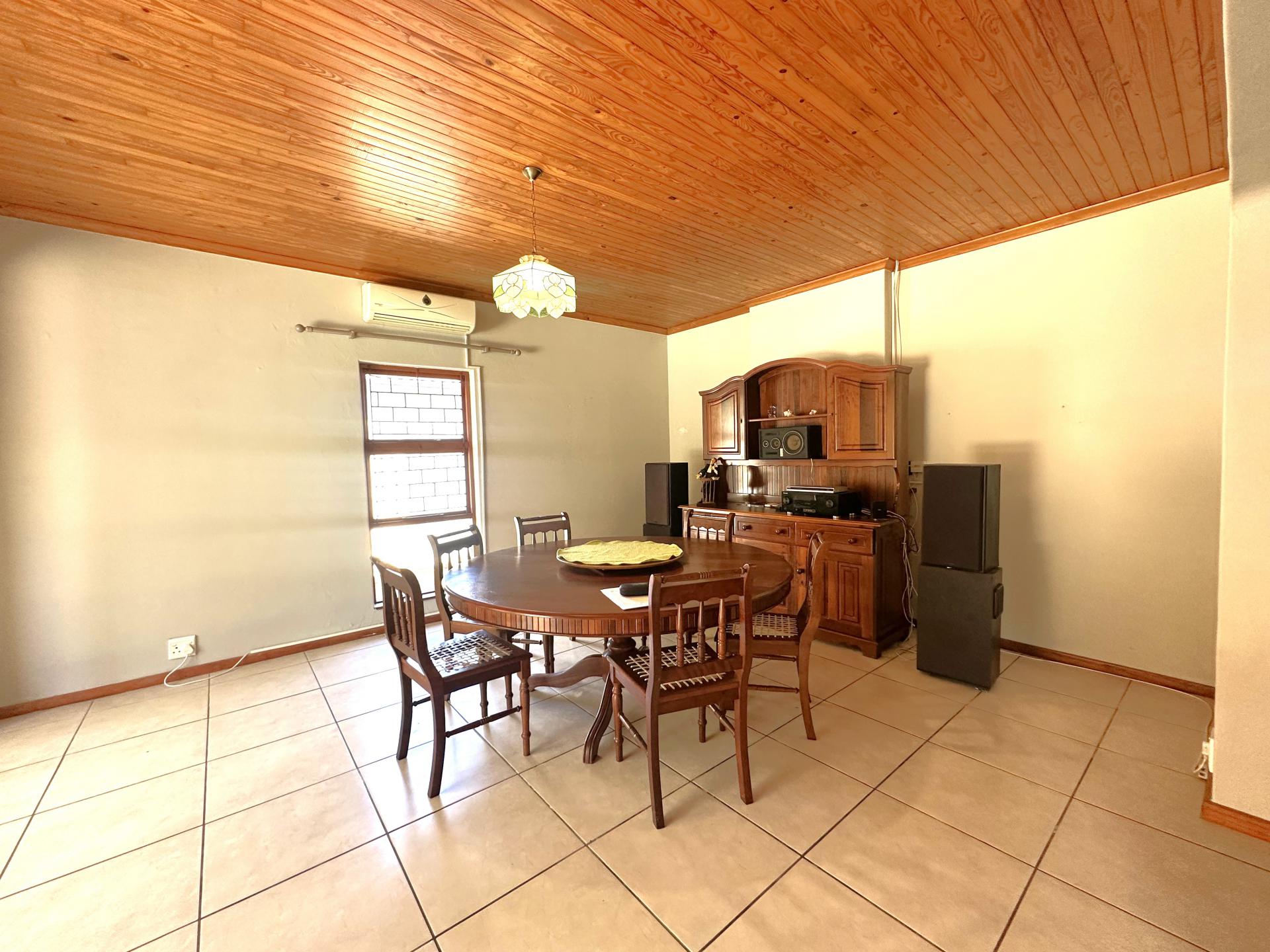  of property in Glen Barrie