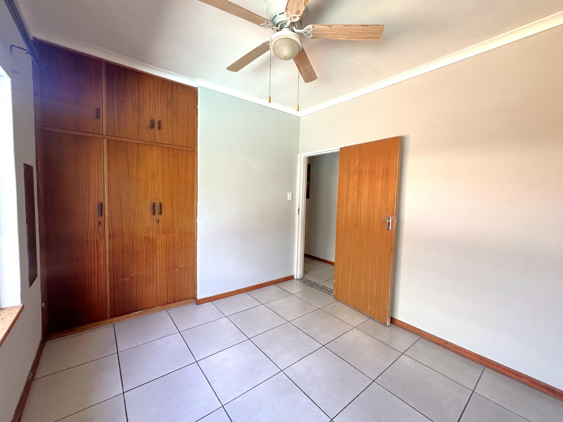  of property in Glen Barrie