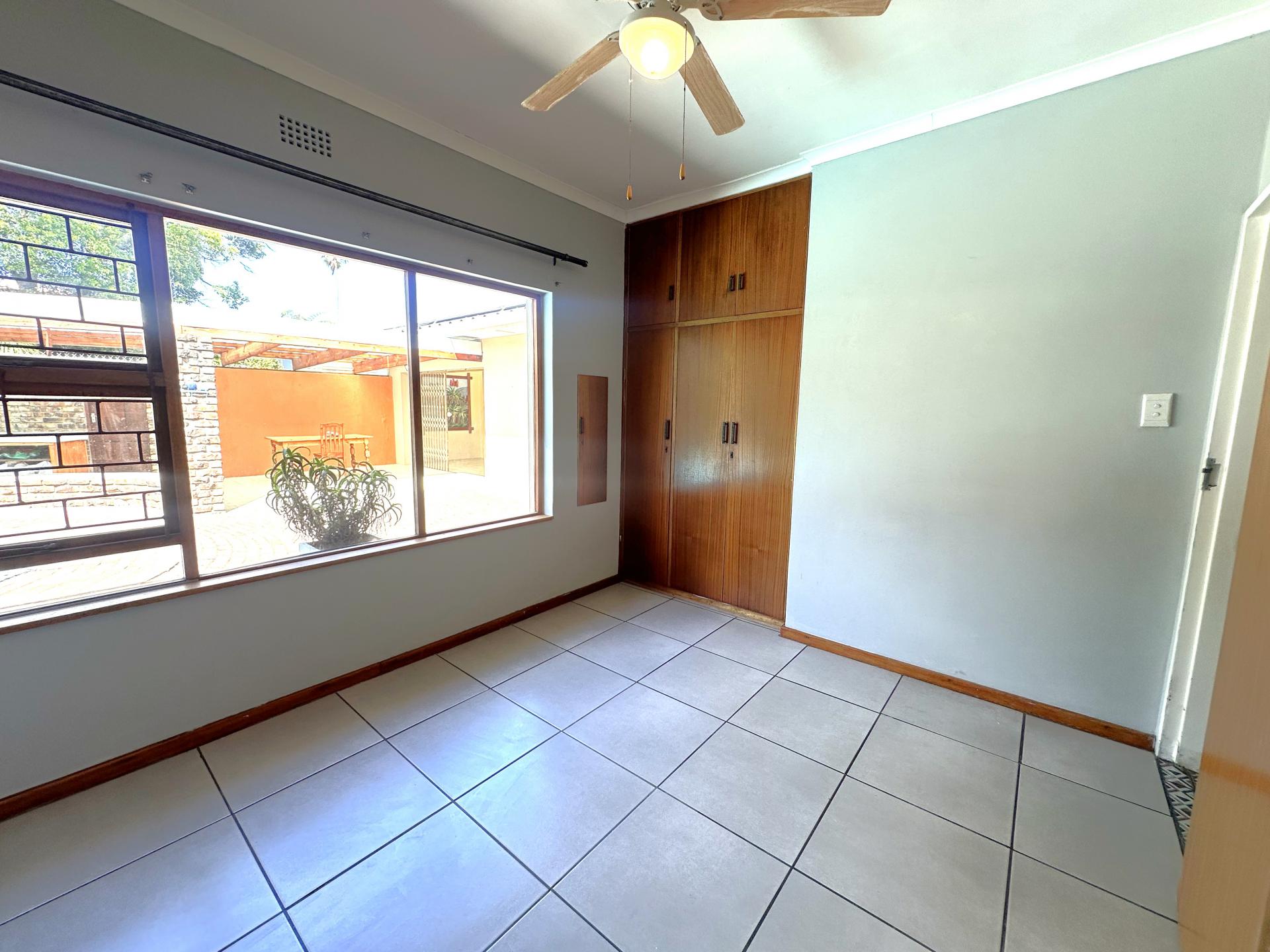  of property in Glen Barrie