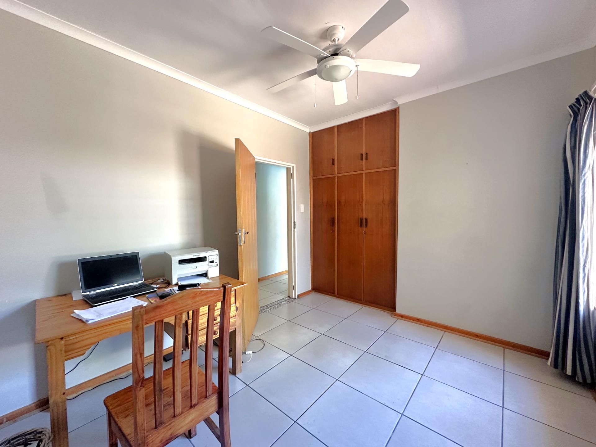  of property in Glen Barrie