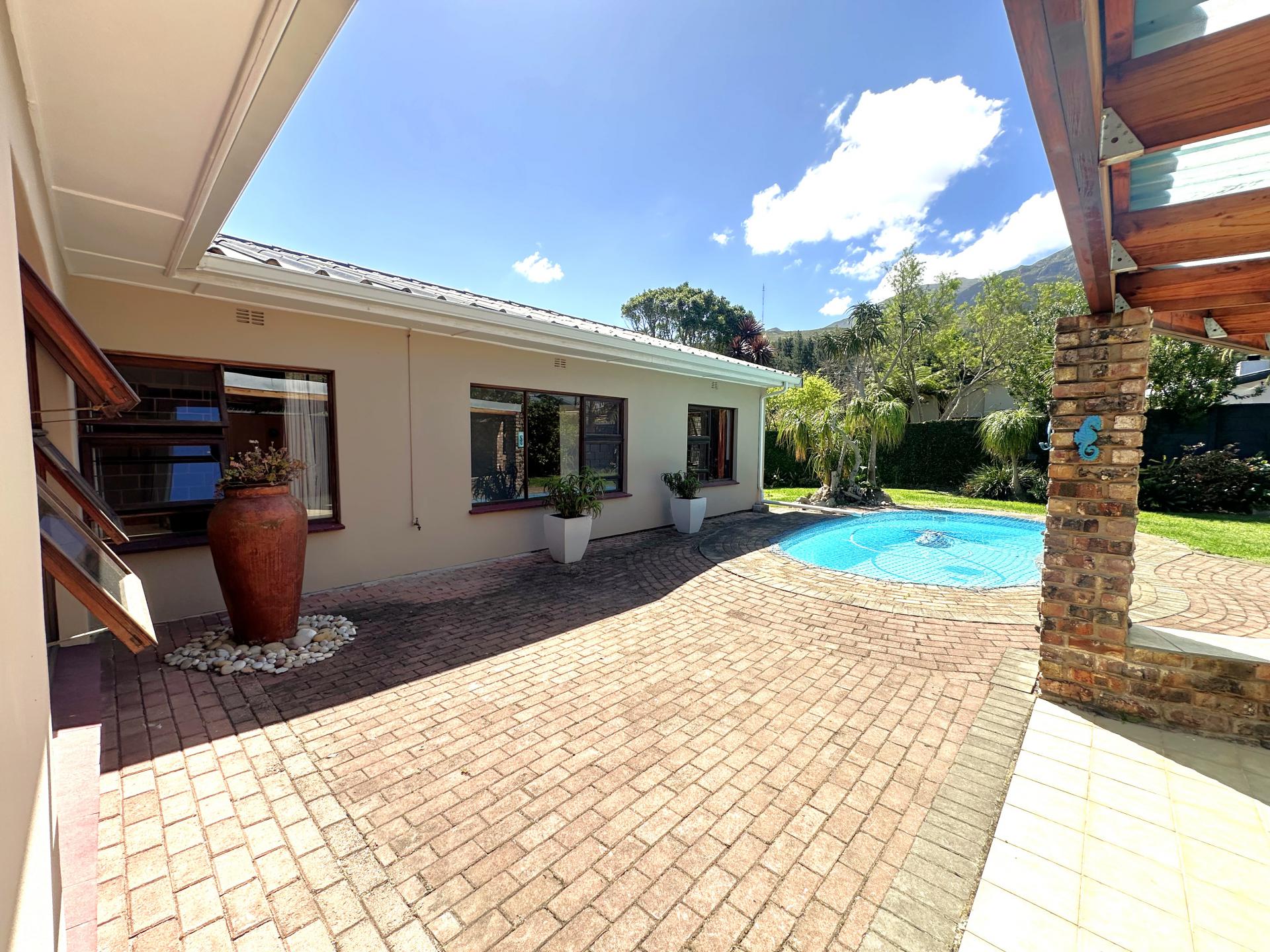  of property in Glen Barrie