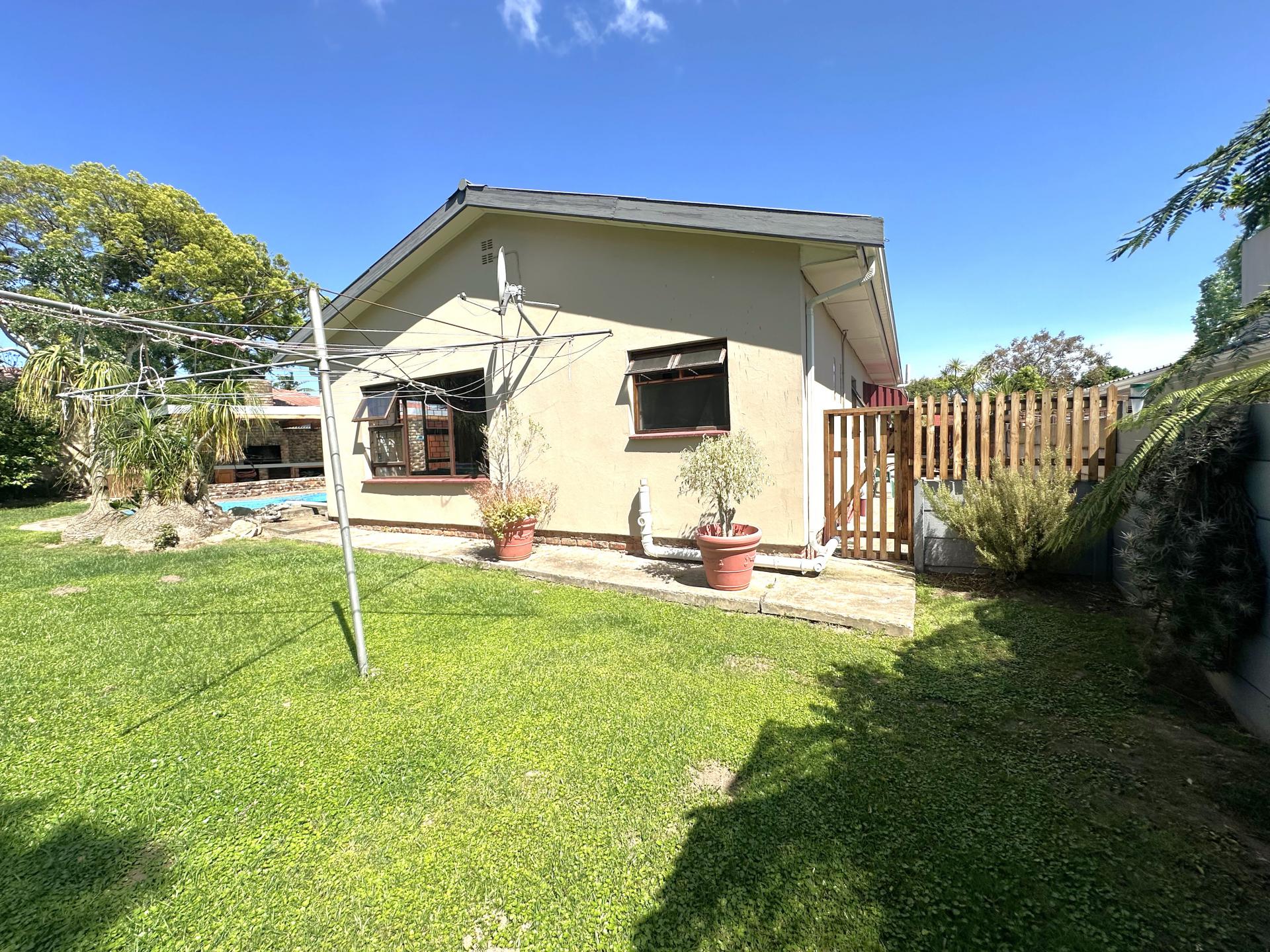  of property in Glen Barrie