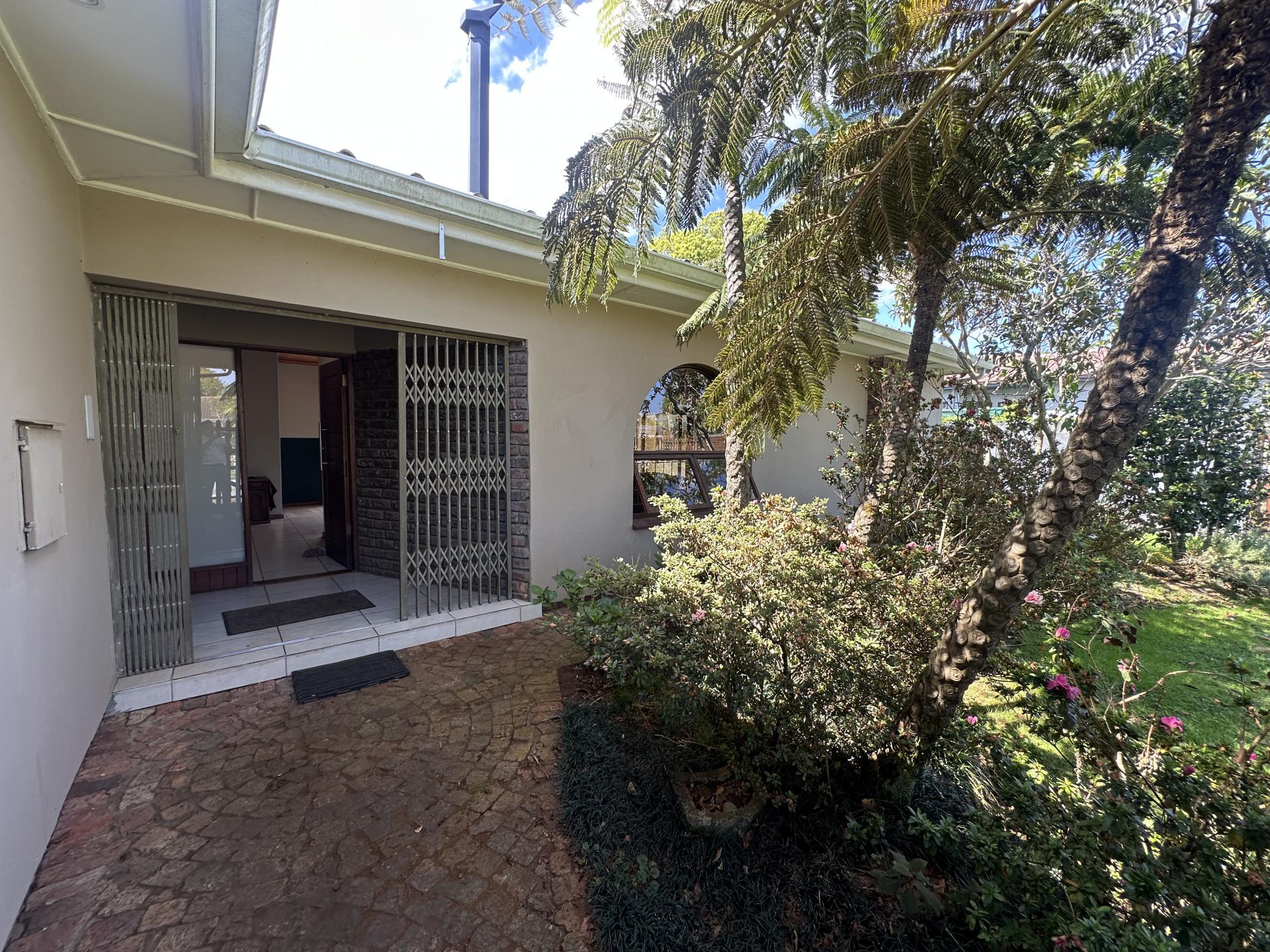  of property in Glen Barrie