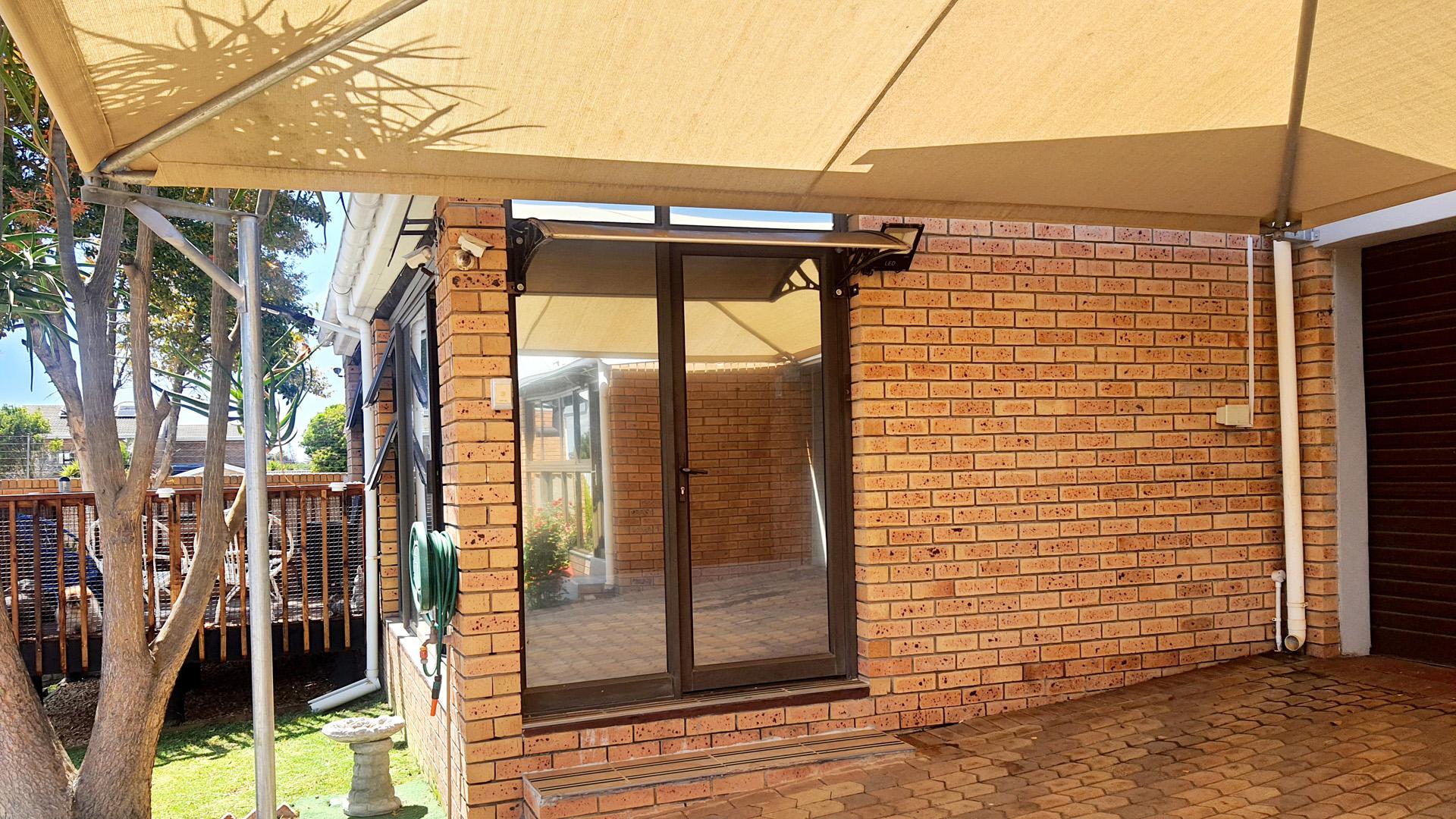 Carport  of property in Heiderand