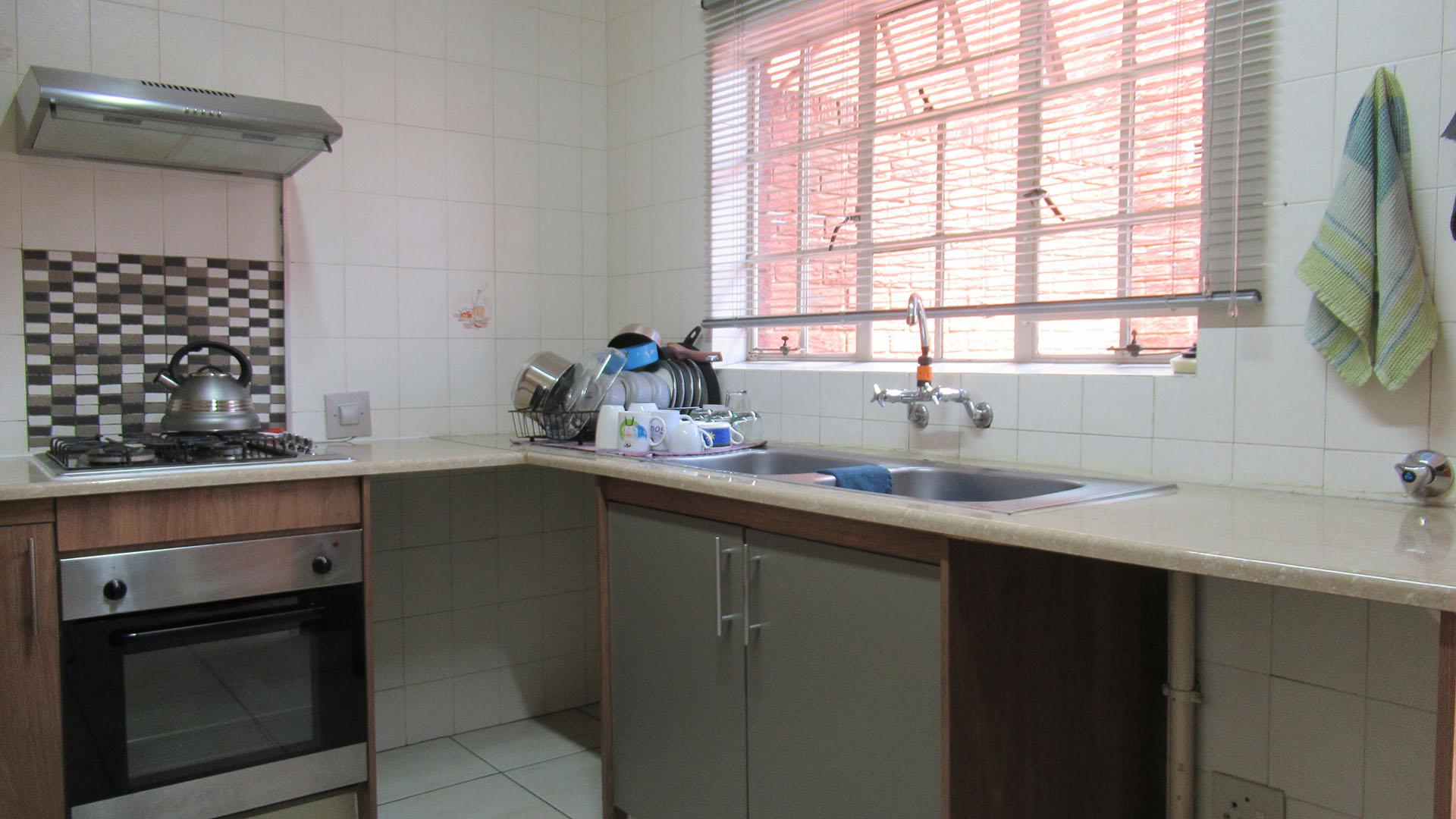 Kitchen - 9 square meters of property in Boksburg South