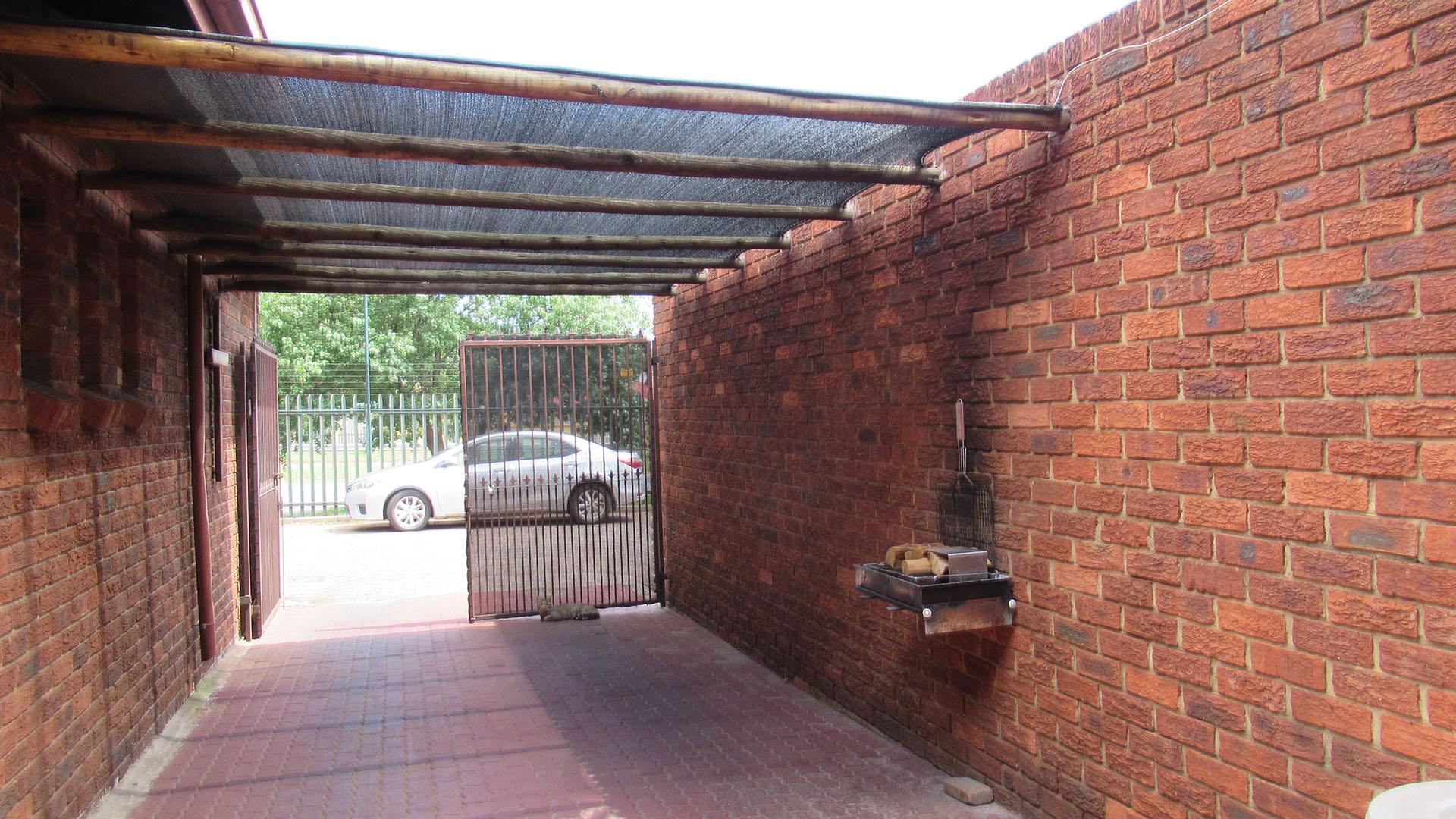 Patio - 8 square meters of property in Boksburg South