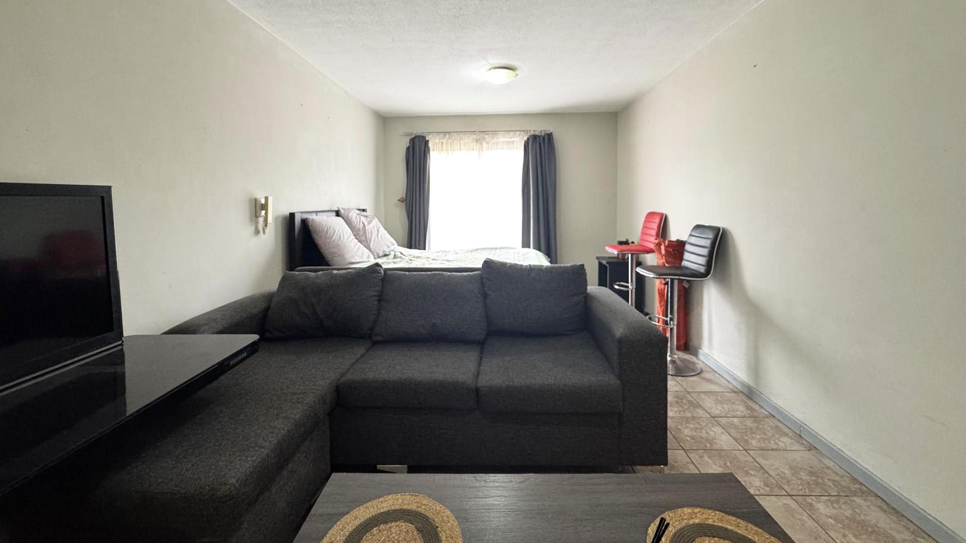 Lounges of property in Hatfield